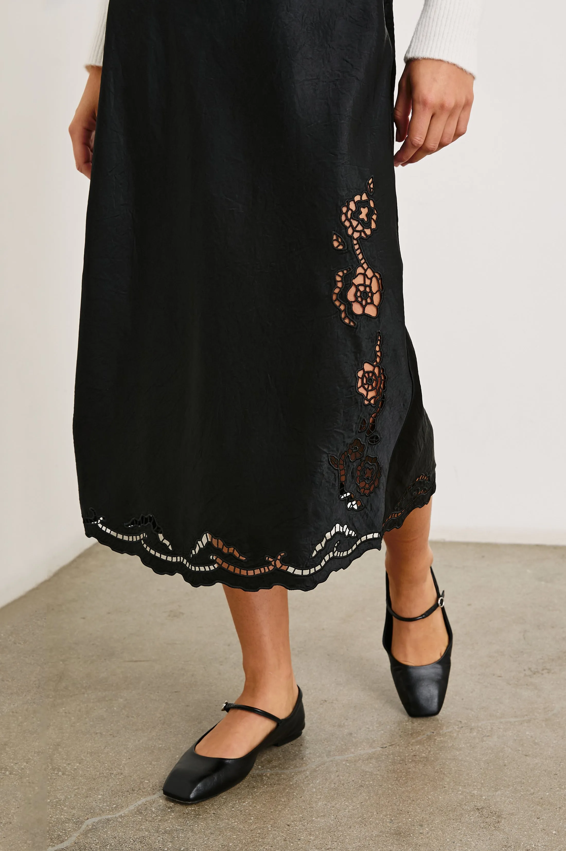 ANYA SKIRT - BLACK EYELET Rails