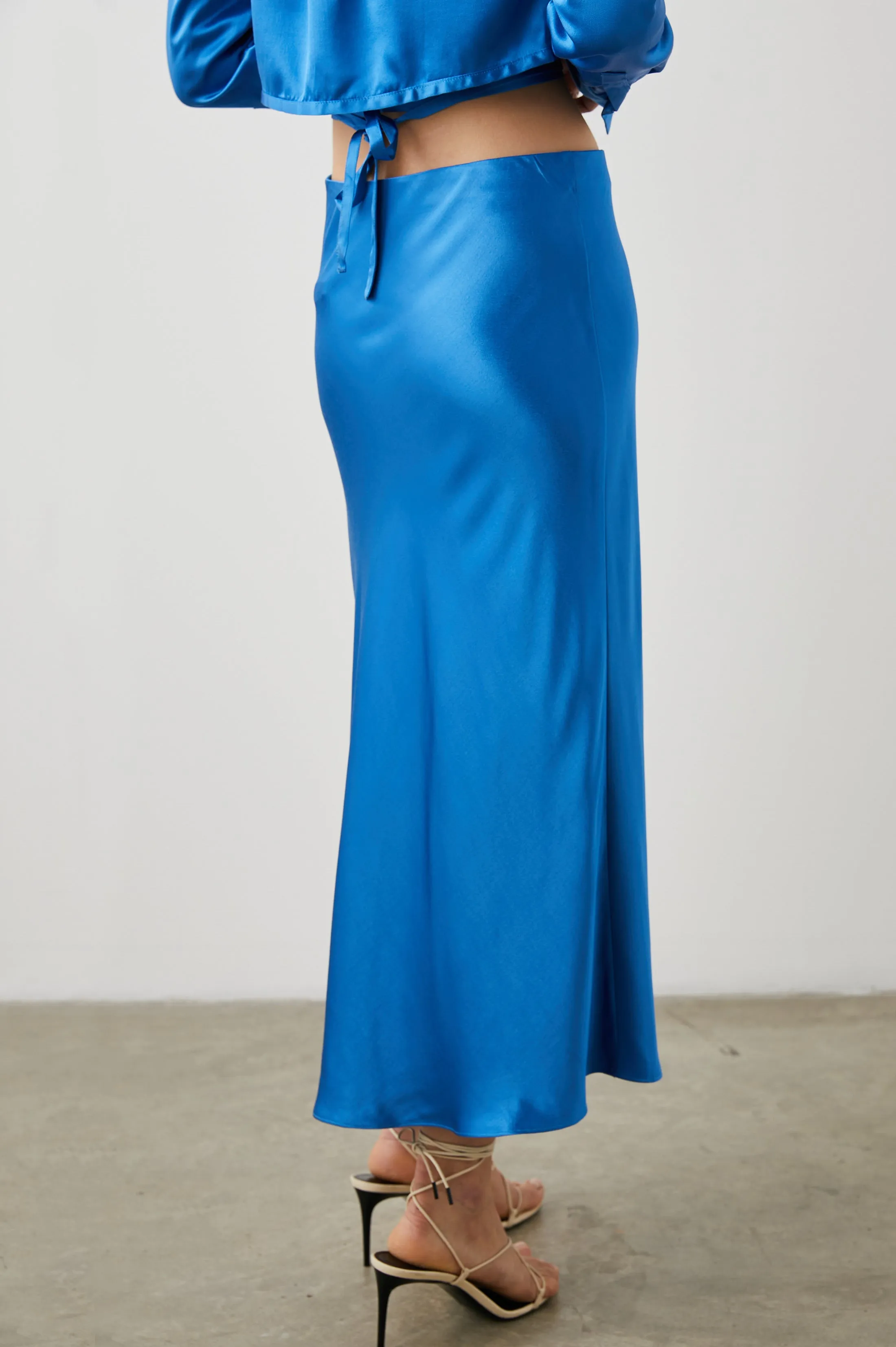ANYA SKIRT - COBALT Rails
