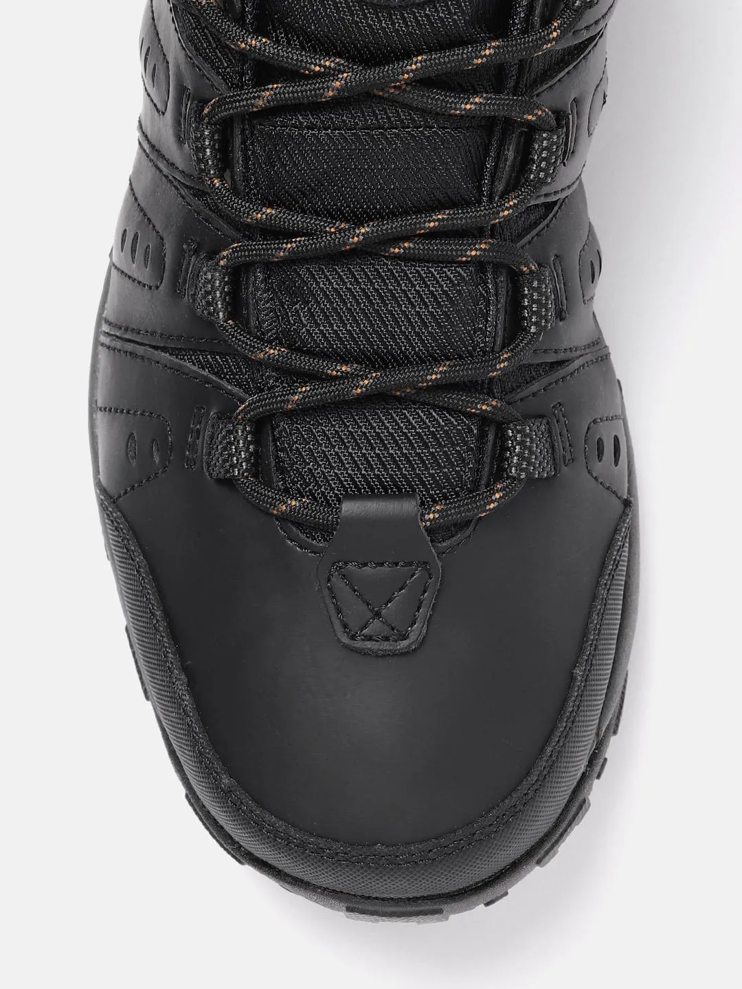 Columbia Men Black WOODBURN II CHUKKA OMNI-HEAT Water Resistant Shoes