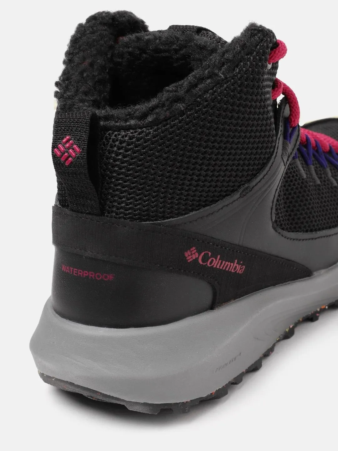 Columbia Women Black TRAILSTORM MID OMNI HEAT Water Resistant Shoes
