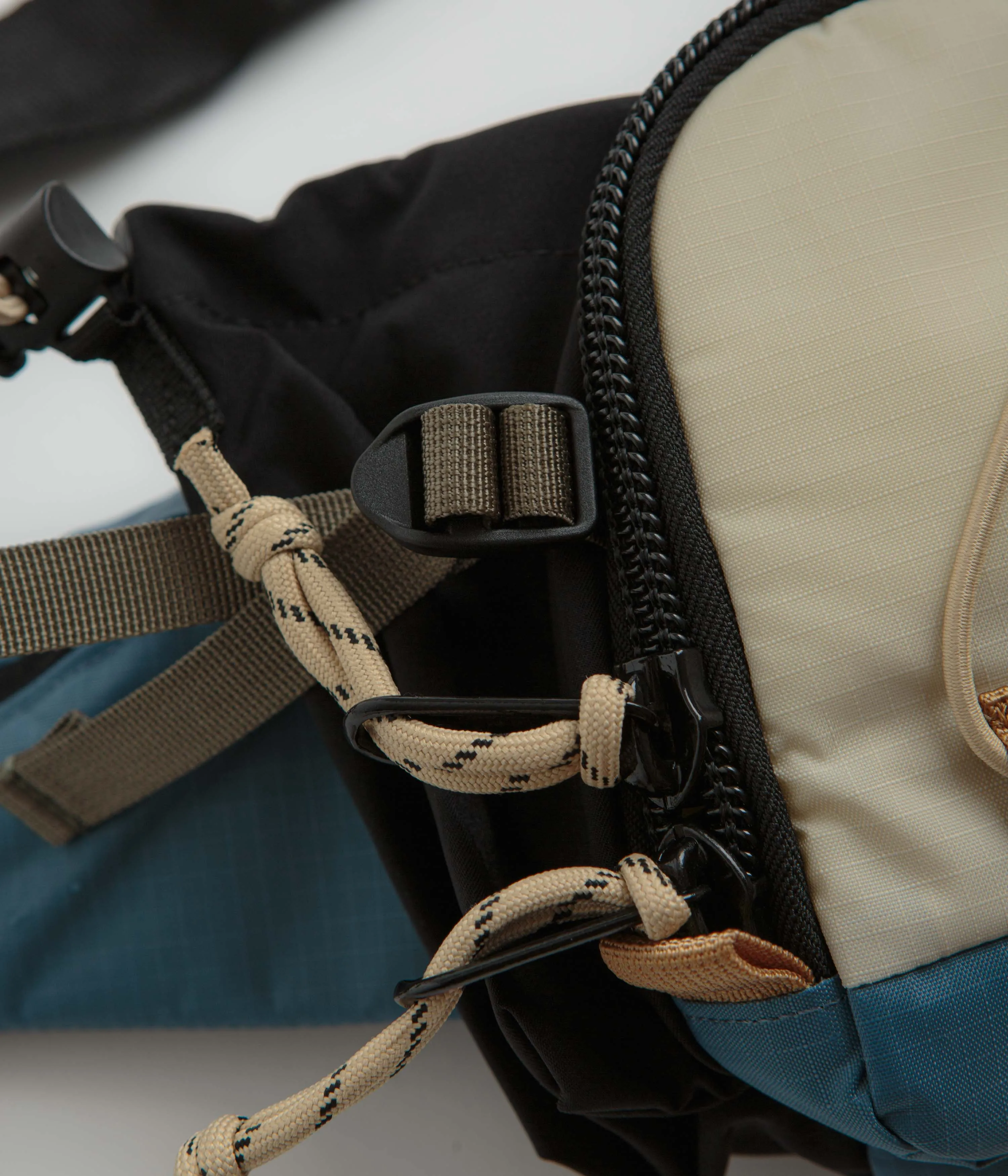 Topo Designs Mountain Hydro Hip Pack - Stone Blue / Bone White