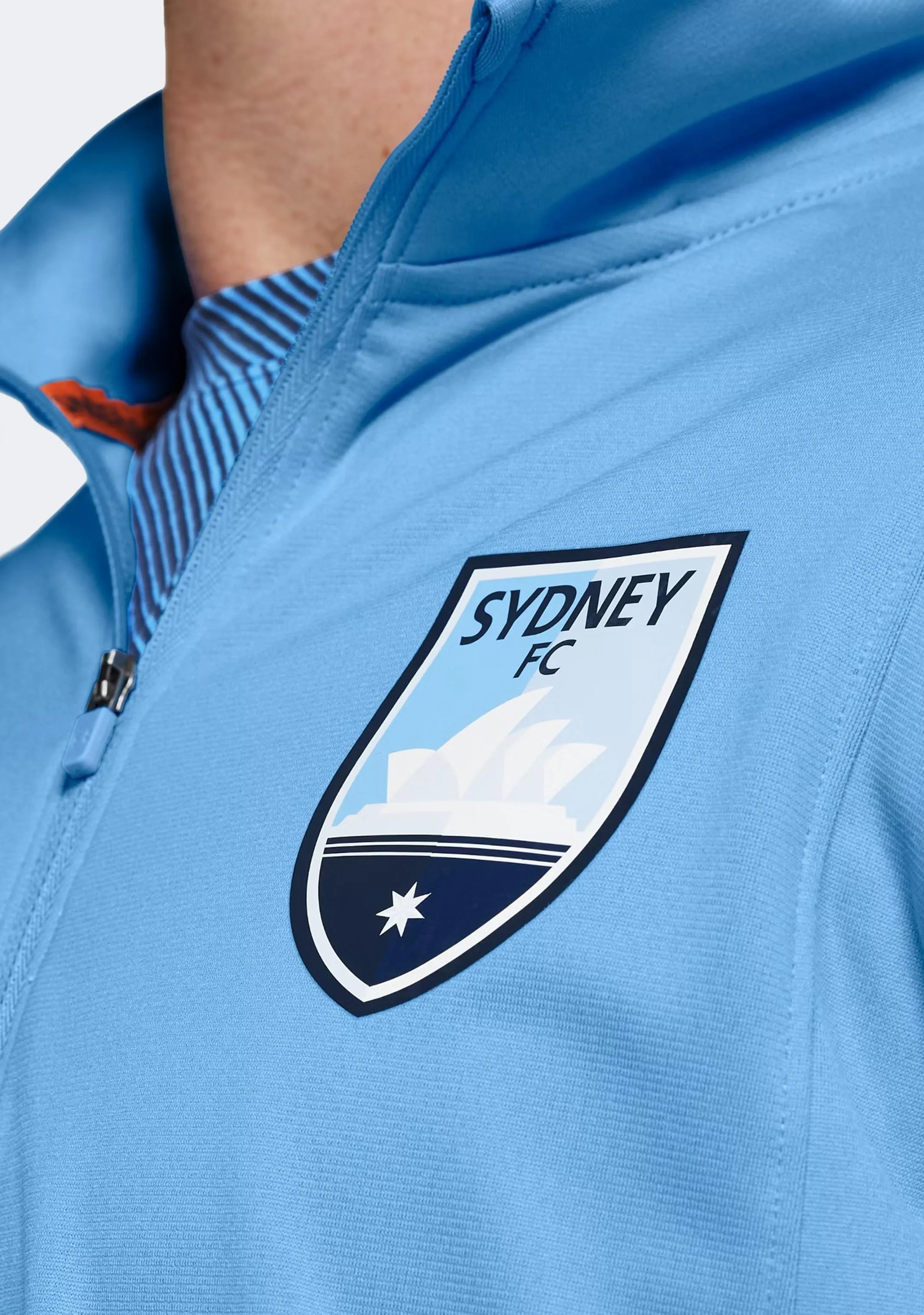 Under Armour Men's Sydney FC Challenger Midlayer