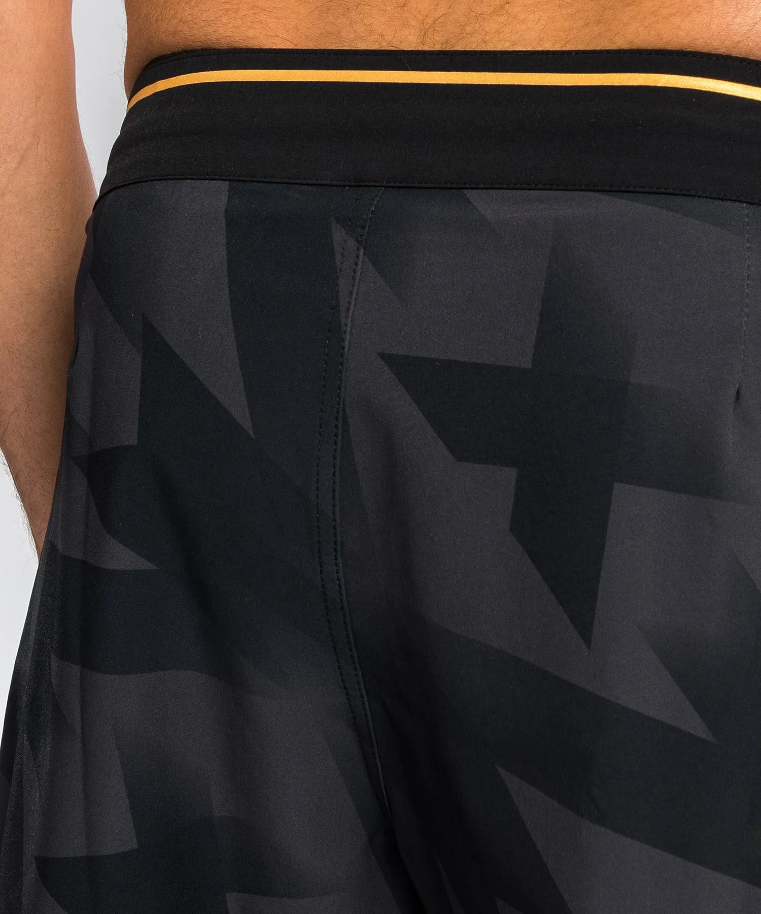 Venum Razor Fightshorts - Black/Gold